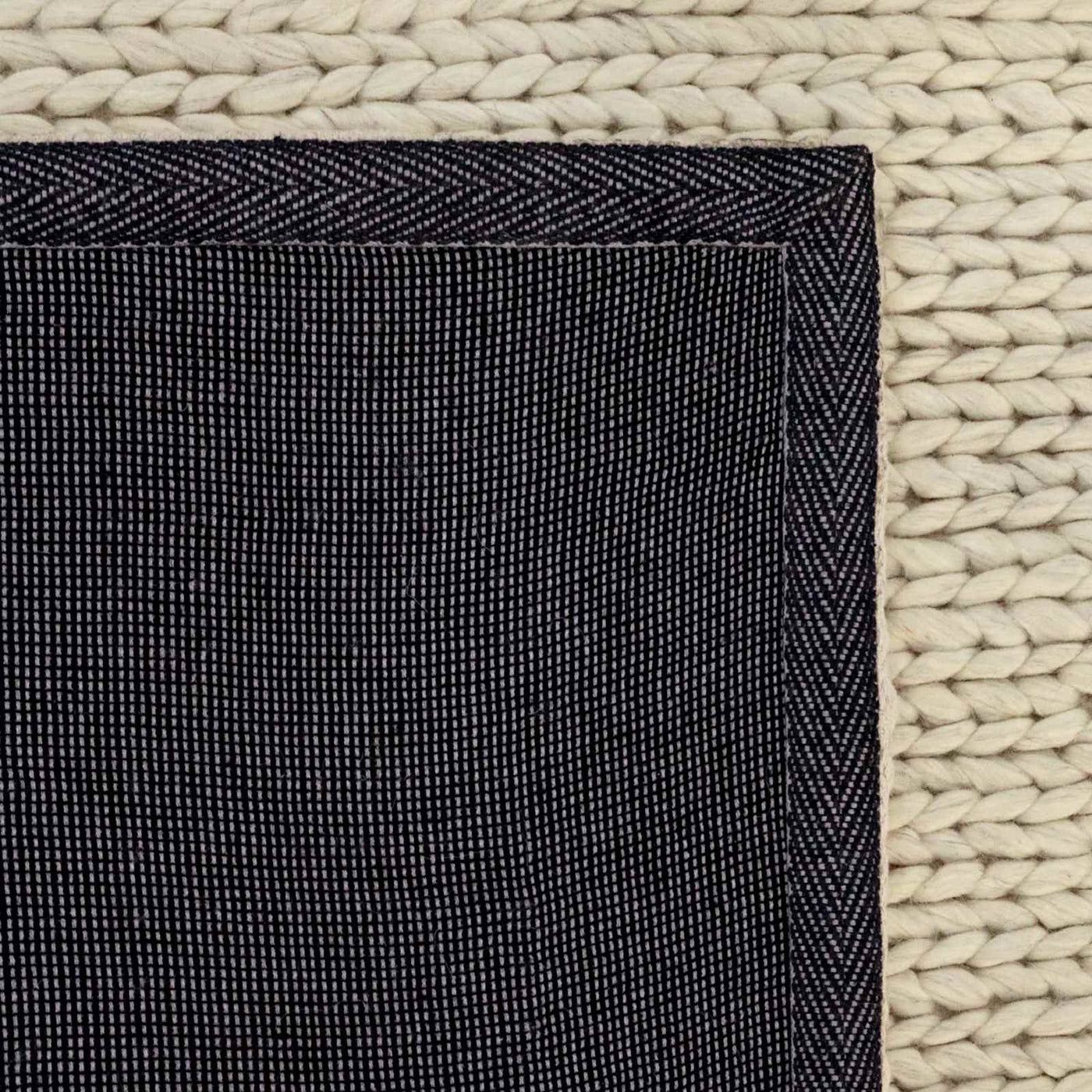 Honeybloom Ivory Chunky Knit Patterned Accent Rug — detail view 2