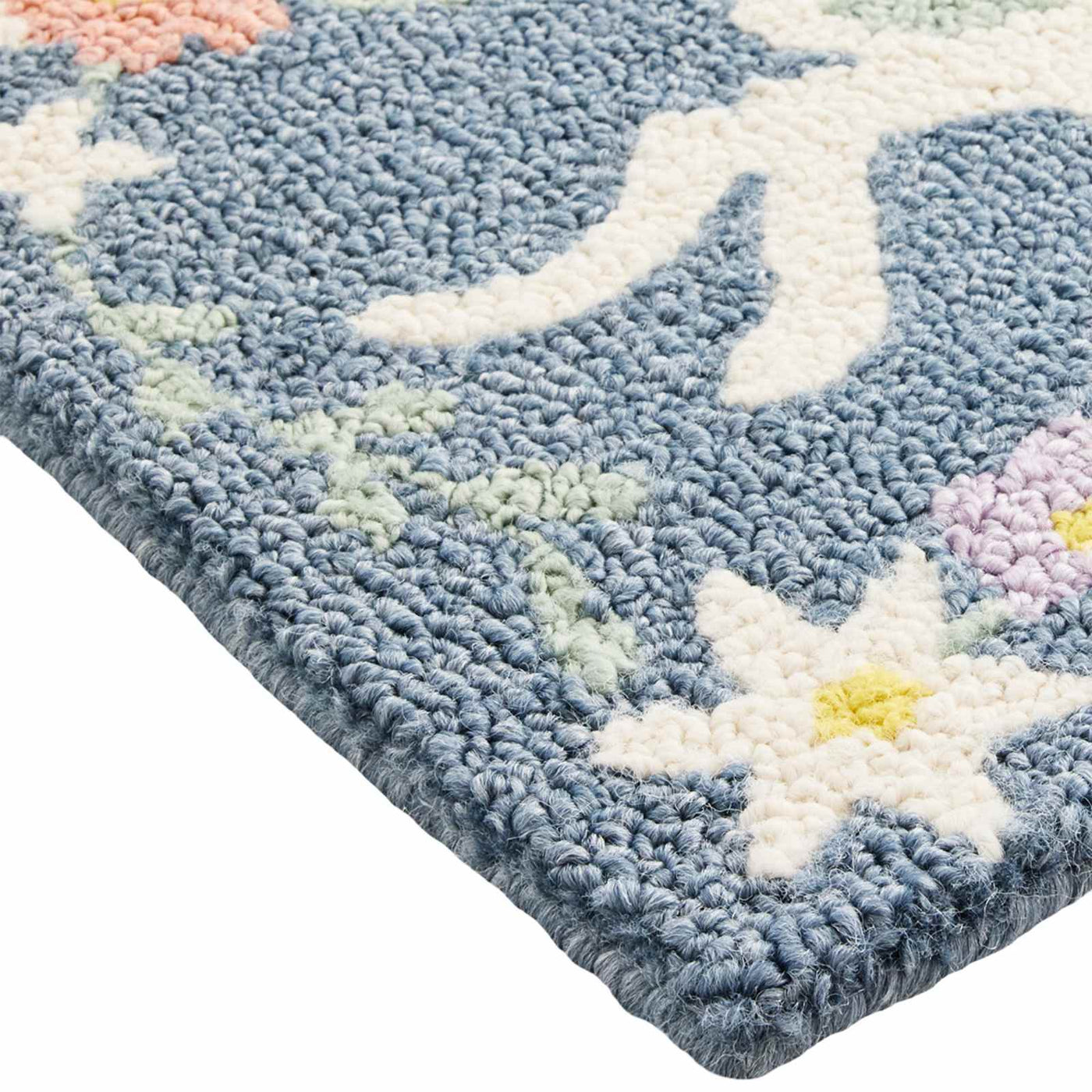 Floral Leaping Bunny Hook Accent Rug — detail view 3