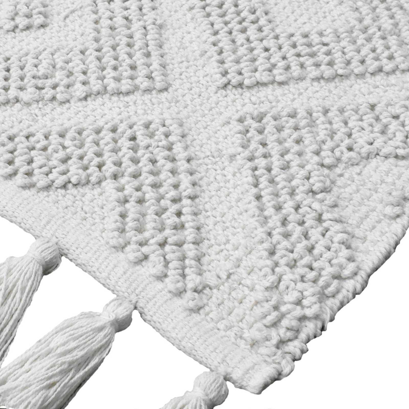 Ivory High-Low Diamond Handwoven Accent Rug — detail view 3
